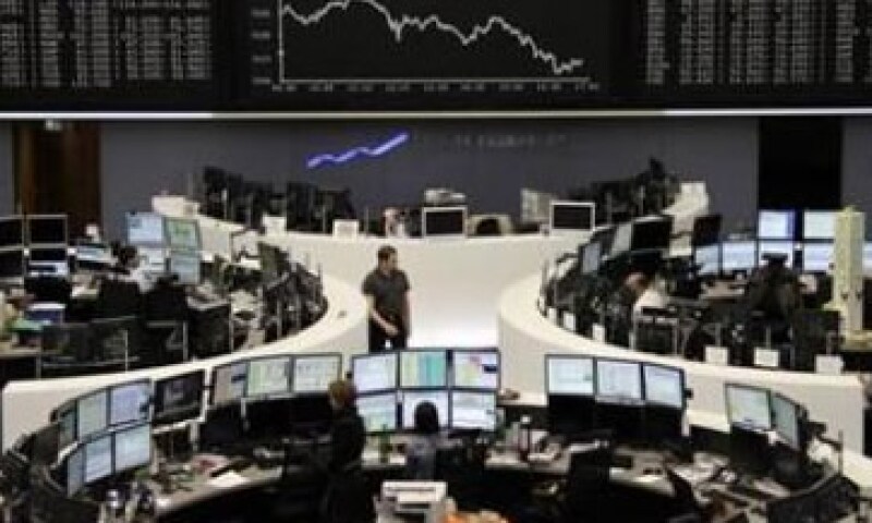 Las acciones europeas también se vieron afectadas por un alza en los rendimientos de la deuda soberana italiana. (Foto: Reuters)