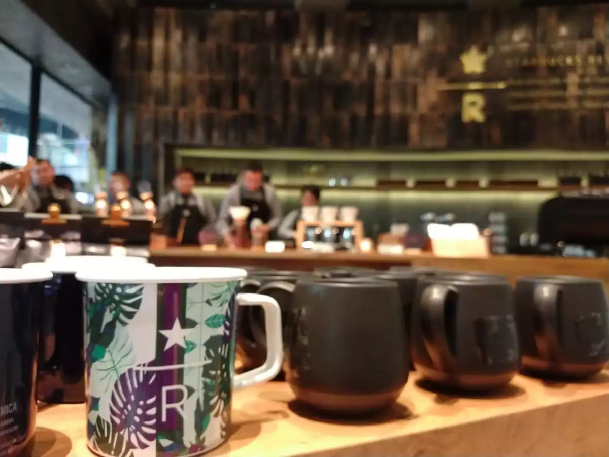 Starbucks abre tienda premium en Monterrey