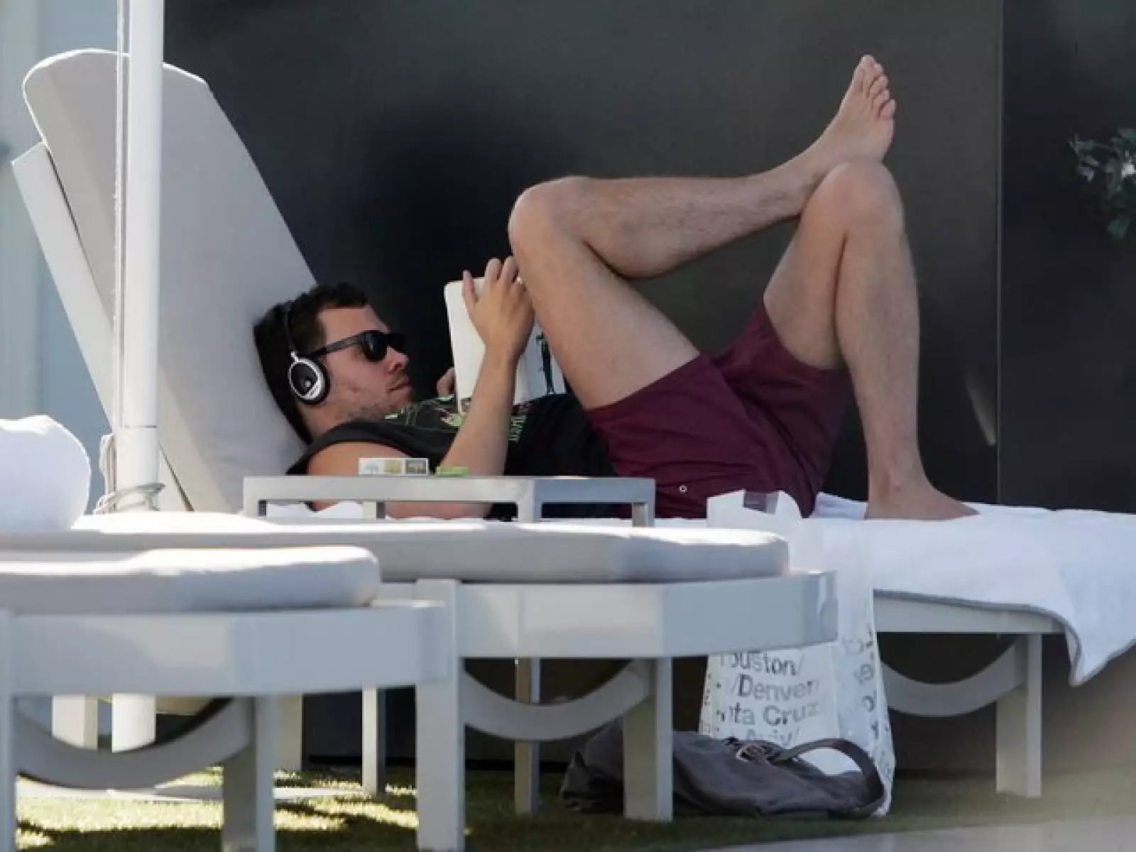 El cantante y actor, ganador de Pop Idol en 2002, Will Young, disfruta del sol en Los Ángeles, California.