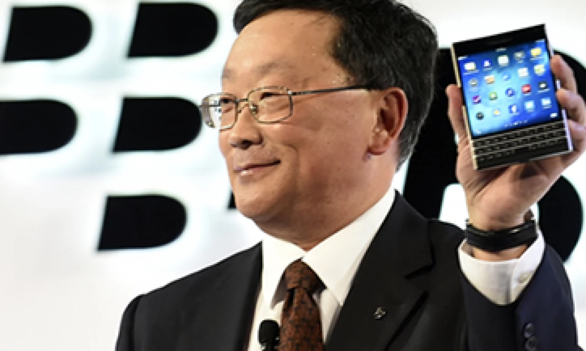 El CEO de BlackBerry, John Chen, presentó el nuevo smartphone Passport esta semana. (Foto: Reuters)
