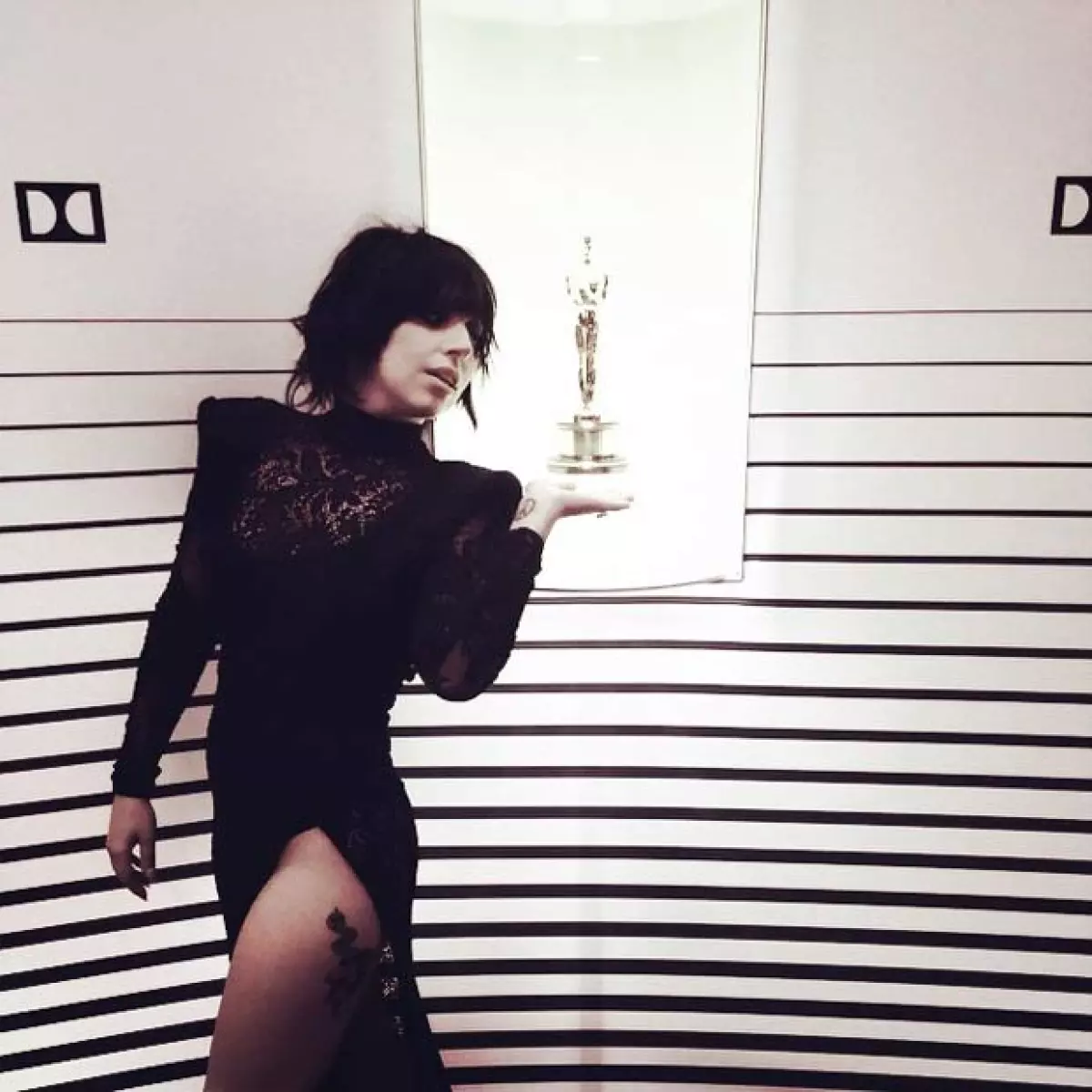 Lady Gaga recientemente se comprometió y presumió su anillo de bodas en Instagram.