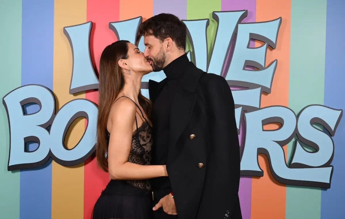 Eiza González con Grigor Dimitrov en el estreno de su nueva película 'I Love Boosters' en el Festival de Cine de Londres.