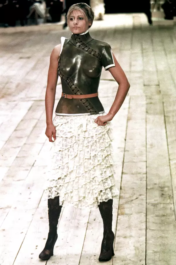 Alexander McQueen - Runway - London Fashion Week Spring/Summer 1999