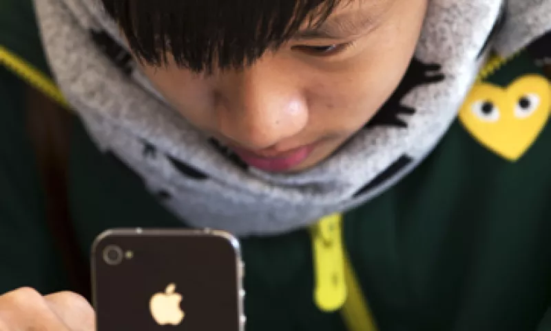 Apple ha enfrentado acusaciones de que logró sus ganancias sobre las espaldas de trabajadores maltratados y con una paga muy baja en China. (Foto: AP)