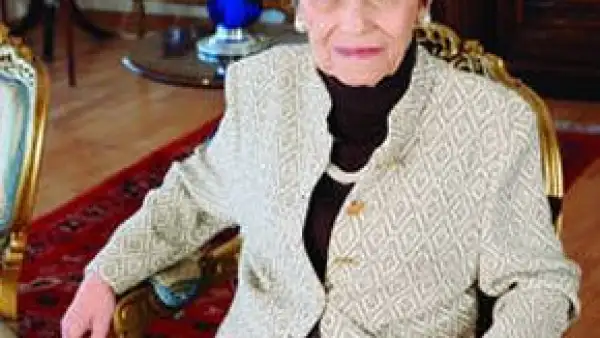 La escritora falleció el día de hoy a sus 87 años de un paro cardiaco, sus restos serán velados en el Panteón Francés.