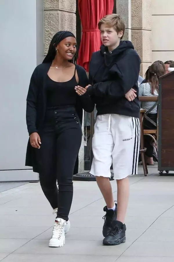 EXC Angelina Jolie, Zahara Marley Jolie-Pitt, Shiloh Nouvel Jolie-Pitt, Vivienne Marcheline Jolie-Pitt