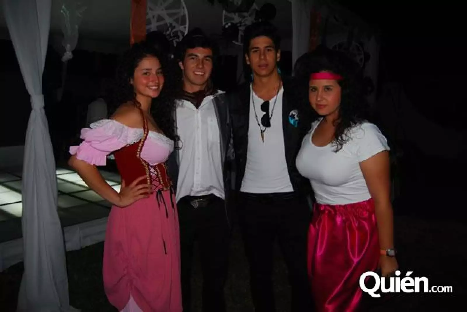 Fiesta de disfraces de parejas