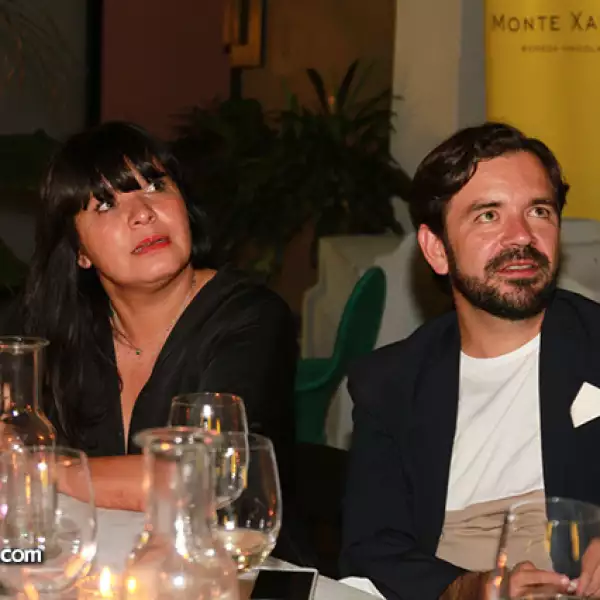 Julia Franco y Alejandro Serratos