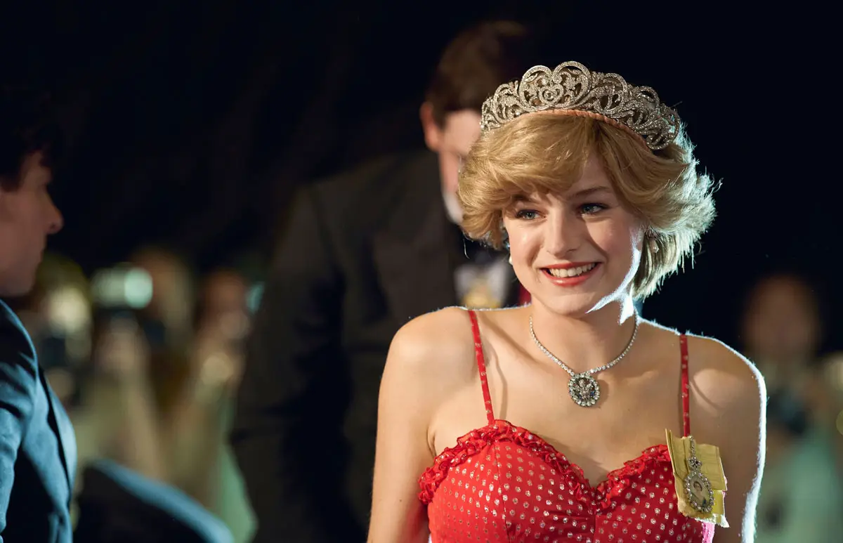 the-crown-lady-di-mayordomo.jpg