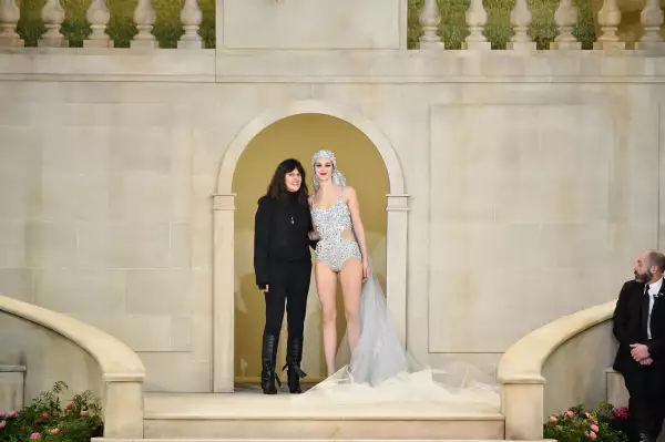 Chanel : Runway - Paris Fashion Week - Haute Couture Spring Summer 2019