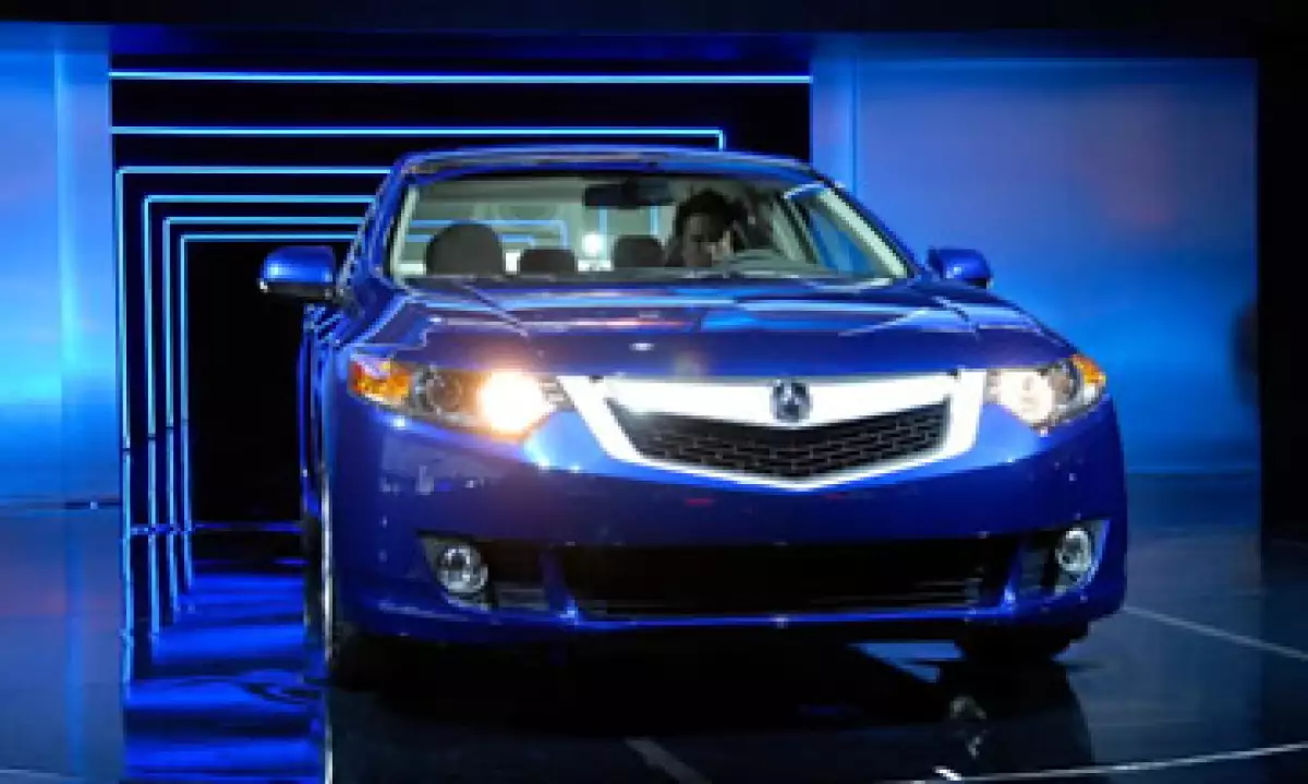 Honda indica que la sal de las carreteras se adhiere a los zapatos de los conductores y así llegan al interior del auto. (Foto: Getty Images)
