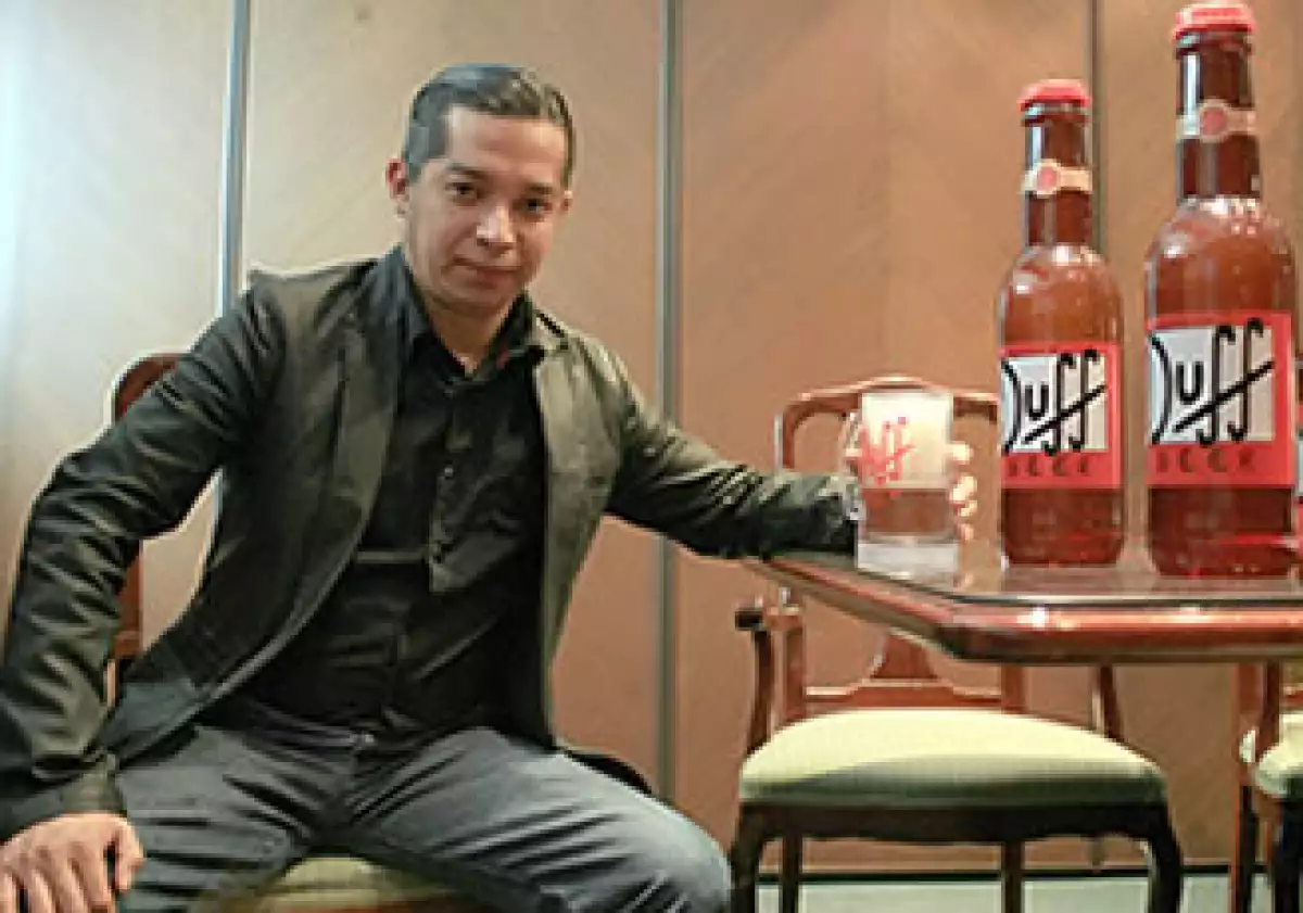 Rodrigo Contreras, quien tuvo la gran idea de sacar Duff de la televisión, espera vender 1,500,000 cajas de su bebida en el país, y 3,000,000 en Europa para este año. (Foto: Cortesía Duff)