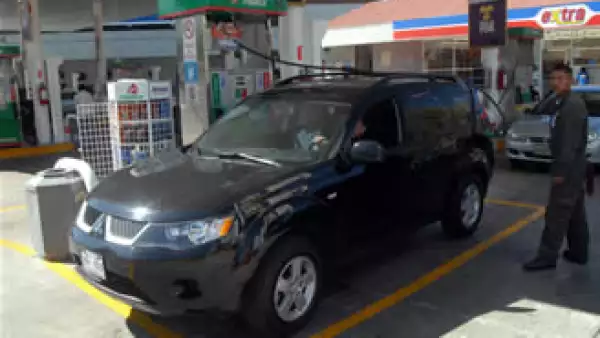 Los ajustes a los combustibles volverán a ser periódicos en 2010, luego de que se congelara su precio por la crisis el año pasado. (Foto: Notimex)