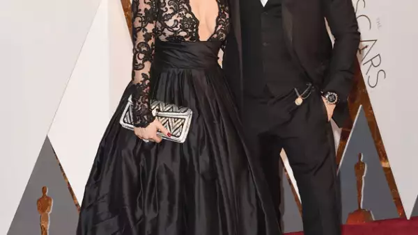 Tom Hardy y Charlotte Riley (Getty Images)