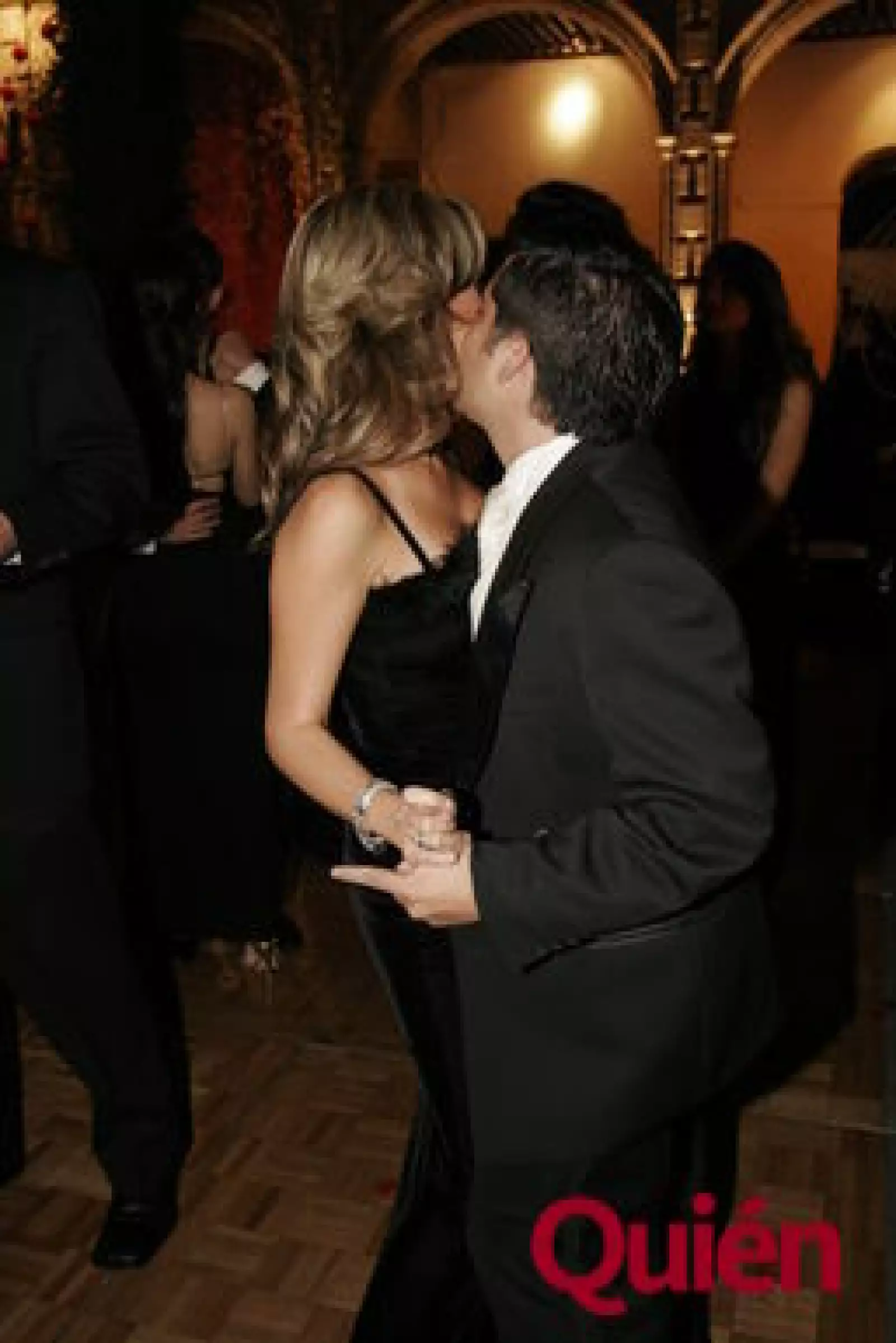 Anucel Bajos, Víctor Bajos