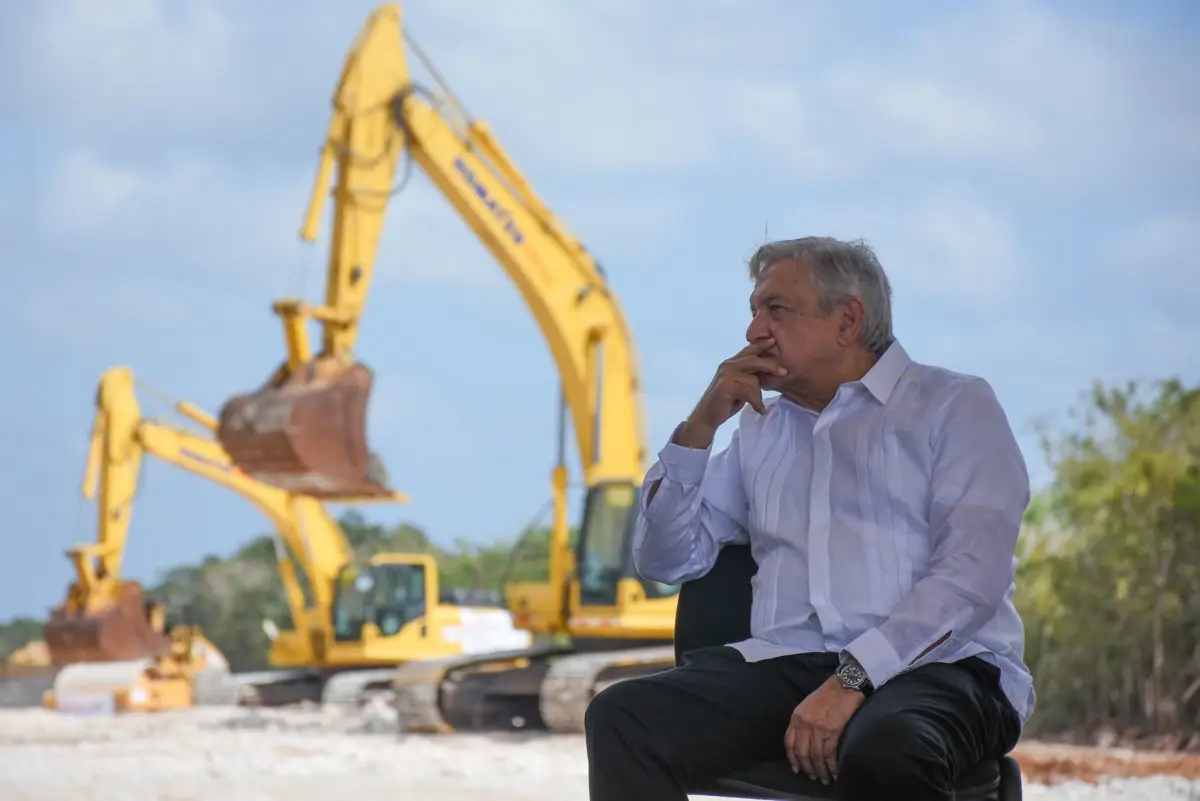 Con un acuerdo AMLO blindó sus megaproyectos