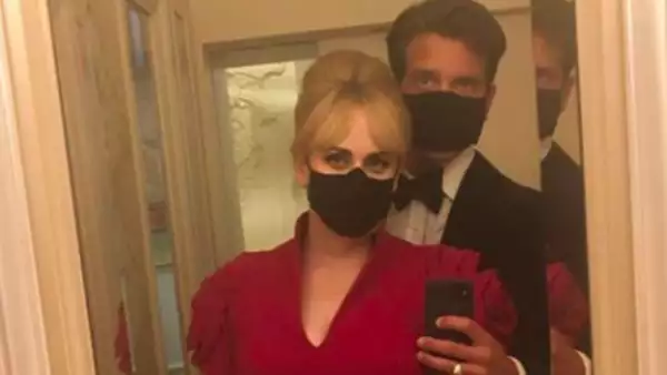 Rebel Wilson y Jacob Busch.