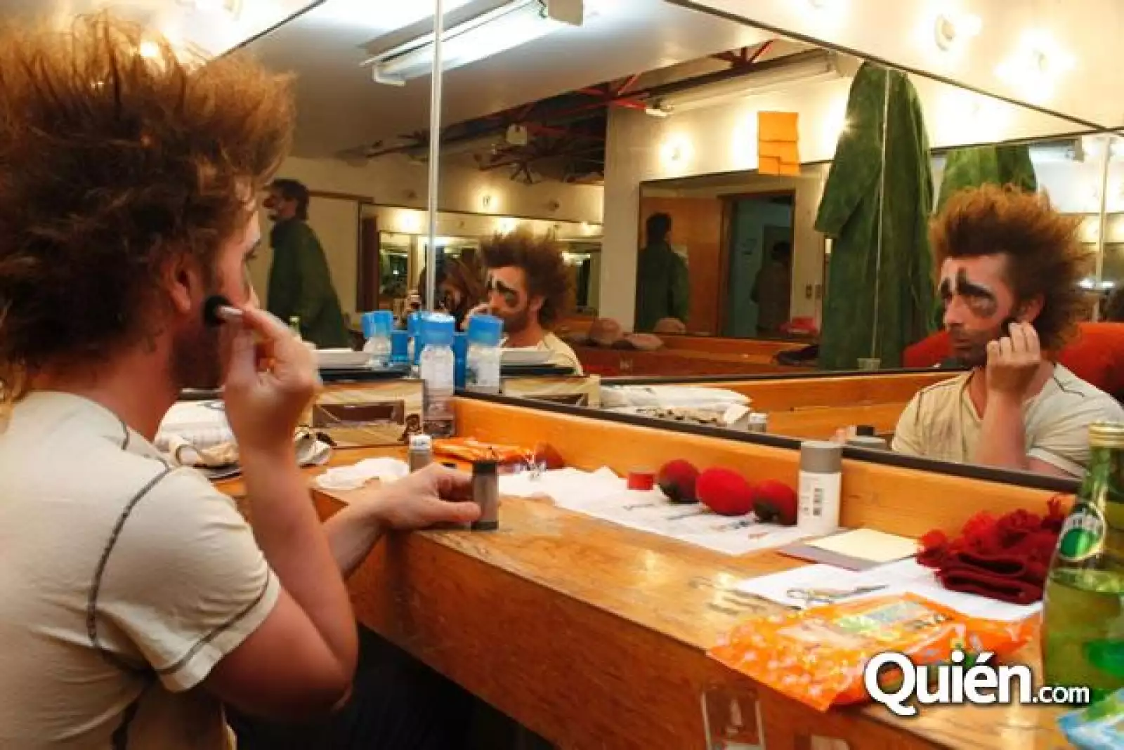 Backstage Slavas Snowshow