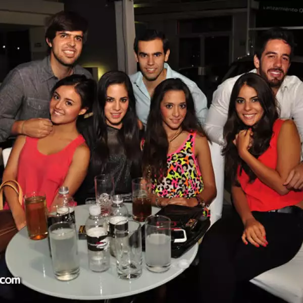 Lalo Morett, Zayr Huecas, Toño Martínez, Caro Rentería, Majo Castellanos y Caro Crowley