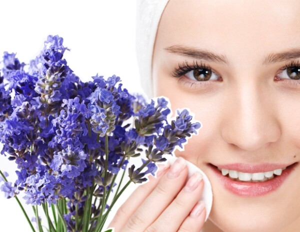 Haz un remedio con lavanda para usar como tónico en la piel.