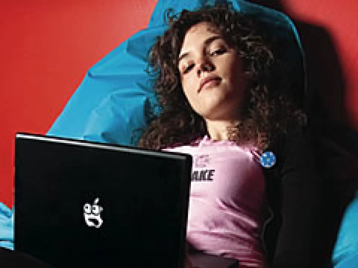 Tamara de Anda, quien tiene 40,000 visitantes al mes en su bitácora, cree que el atractivo económico de un blog viene más de la exposición a potenciales contrataciones, que en el marketing (Foto: Adán Gutiérrez).