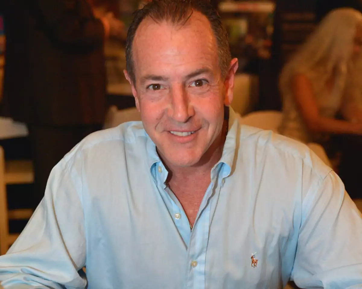 Michael Lohan asegura que Lindsay está embarazada.