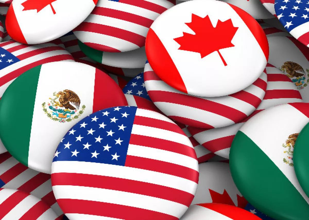 botones con banderas de M�xico, Estados Unidos y Canad�