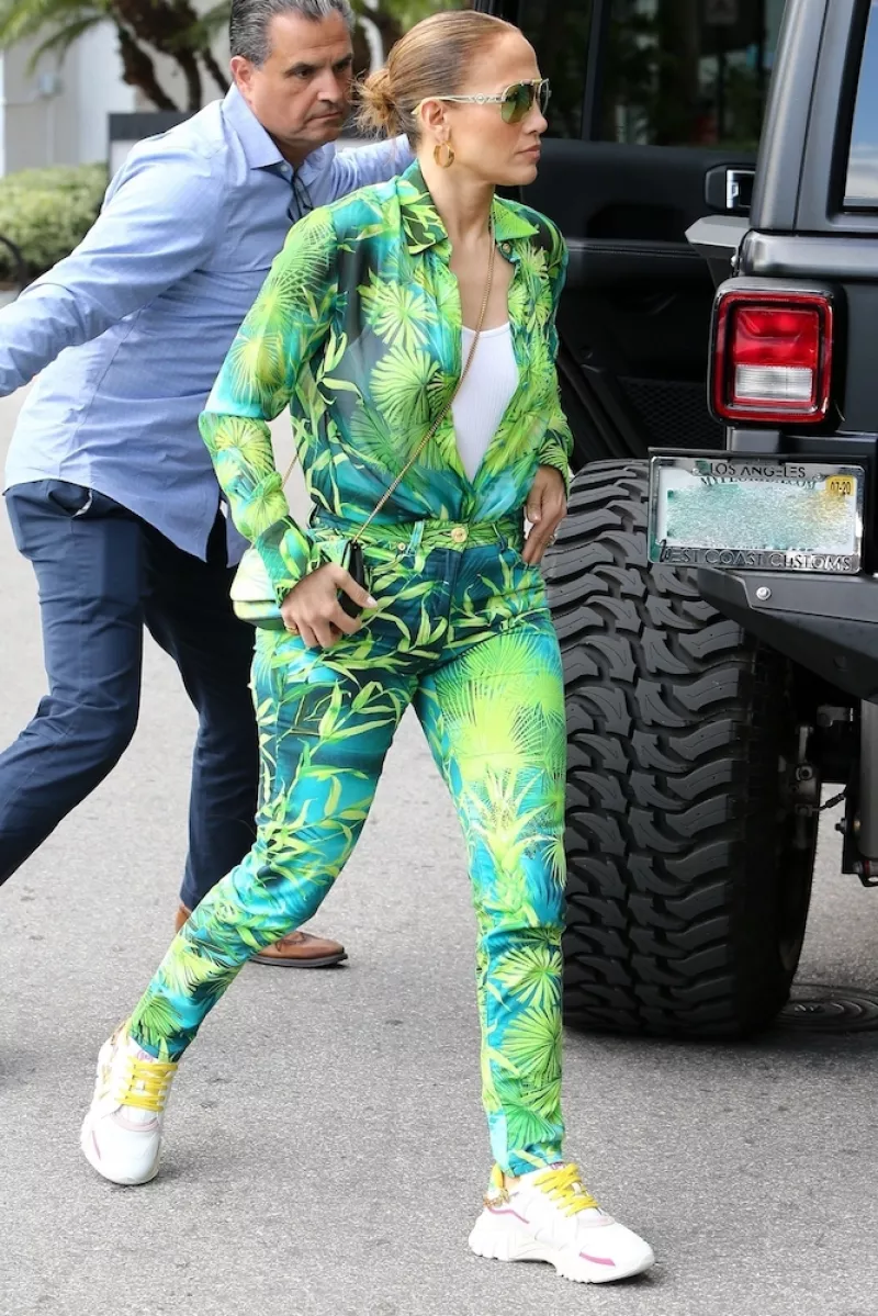 EXC Jennifer Lopez
