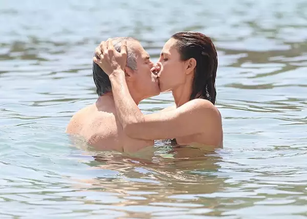 Adriana confesó que con Emmanuel sí se casó por amor.