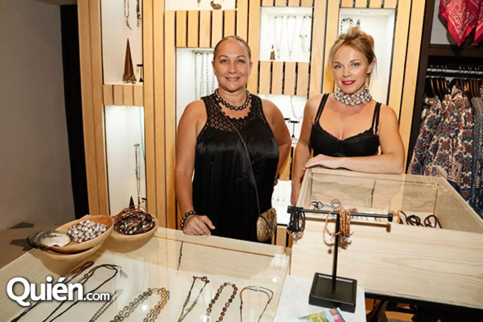 Turia Spector y Eva Corti