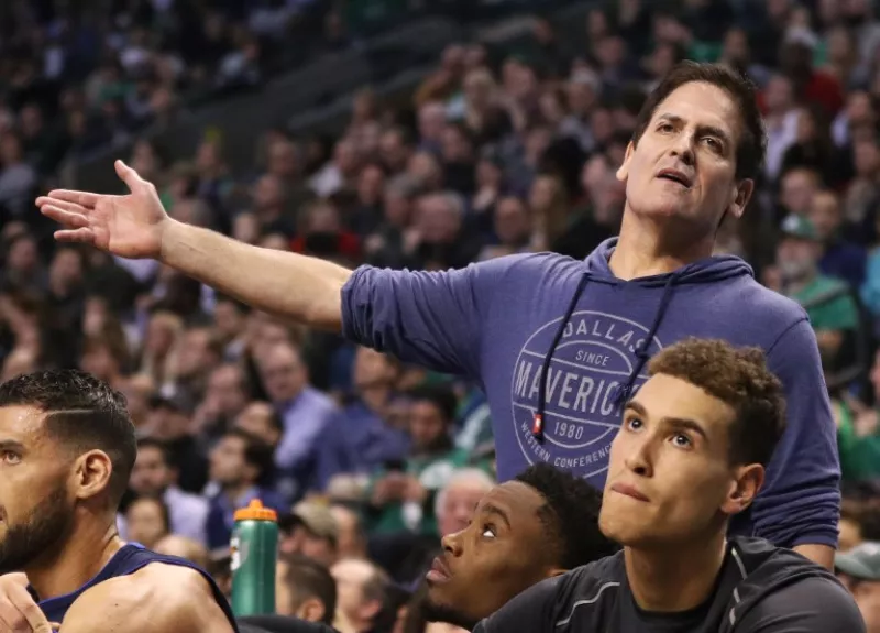 Mark Cuban Mavericks de Dallas acoso sexual donación