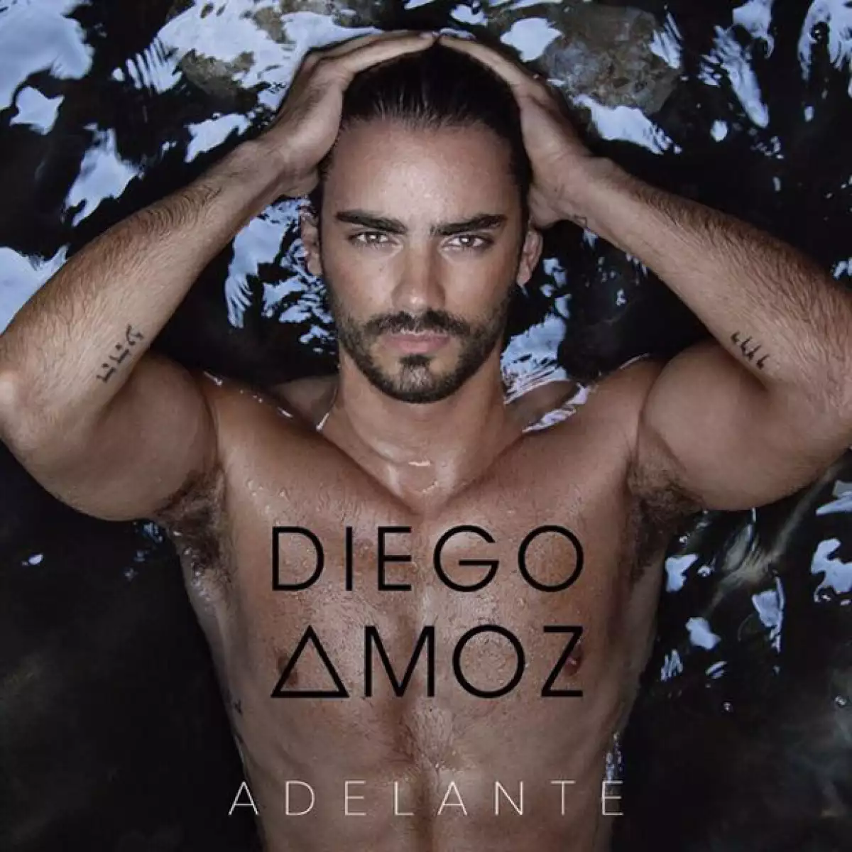 El cantante y actor de 24 años lanza su primer disco como solista, compuesto por nueve temas llenos de frescura, los cuales navegan entre el electro-pop, hip hop y R&B.