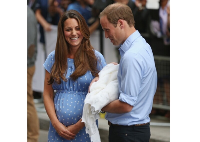 Kate y Guillermo mostraron su felicidad al mundo ante el nacimiento de su primogénito.