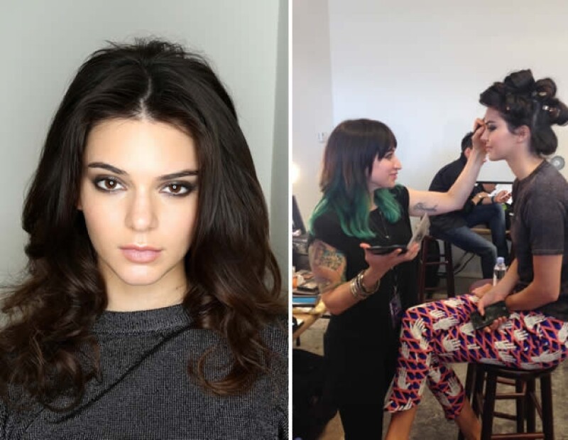 Aquí vemos a Kendall en el backstage del show junto con el equipo de Pat McGrath, una de las maquillistas más importantes de nuestros tiempos.