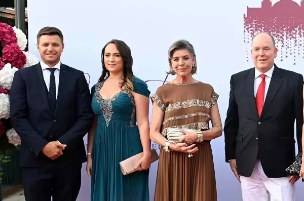 No es la primera vez que el hermano de Charlène, Gareth Wittstock, y su esposa, Roisin Galvin, posan junto a la familia real de Mónaco.
