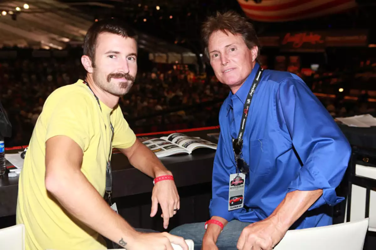 Aunque los Kardashian-Jenner han hablado sobre la decisión de su padre, poco sabemos de lo que piensan Burton, Brandon y Brody, sus primeros hijos.