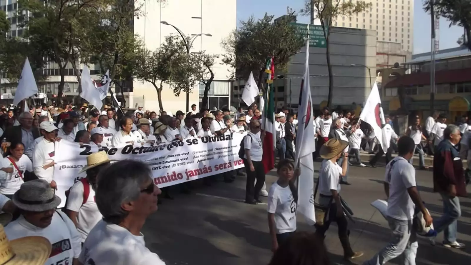 Marcha por 45 aniversario del 2 de octubre