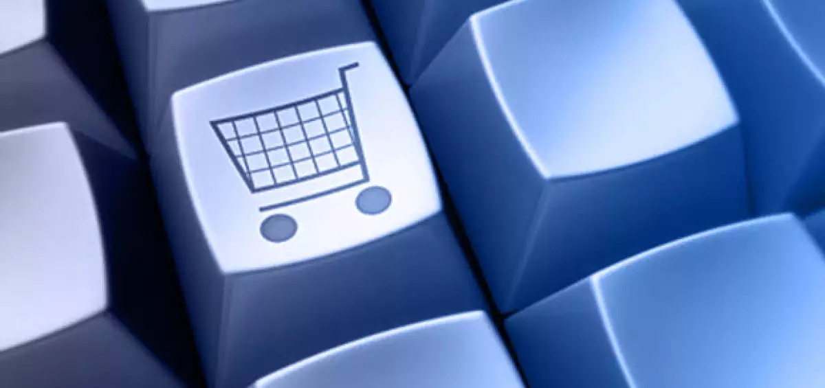 Son los sitios web enfocados en moda y asesoría de imagen, blogs, video blogs, redes sociales y aplicaciones, la nueva forma de tener entrada a las tendencias del momento.