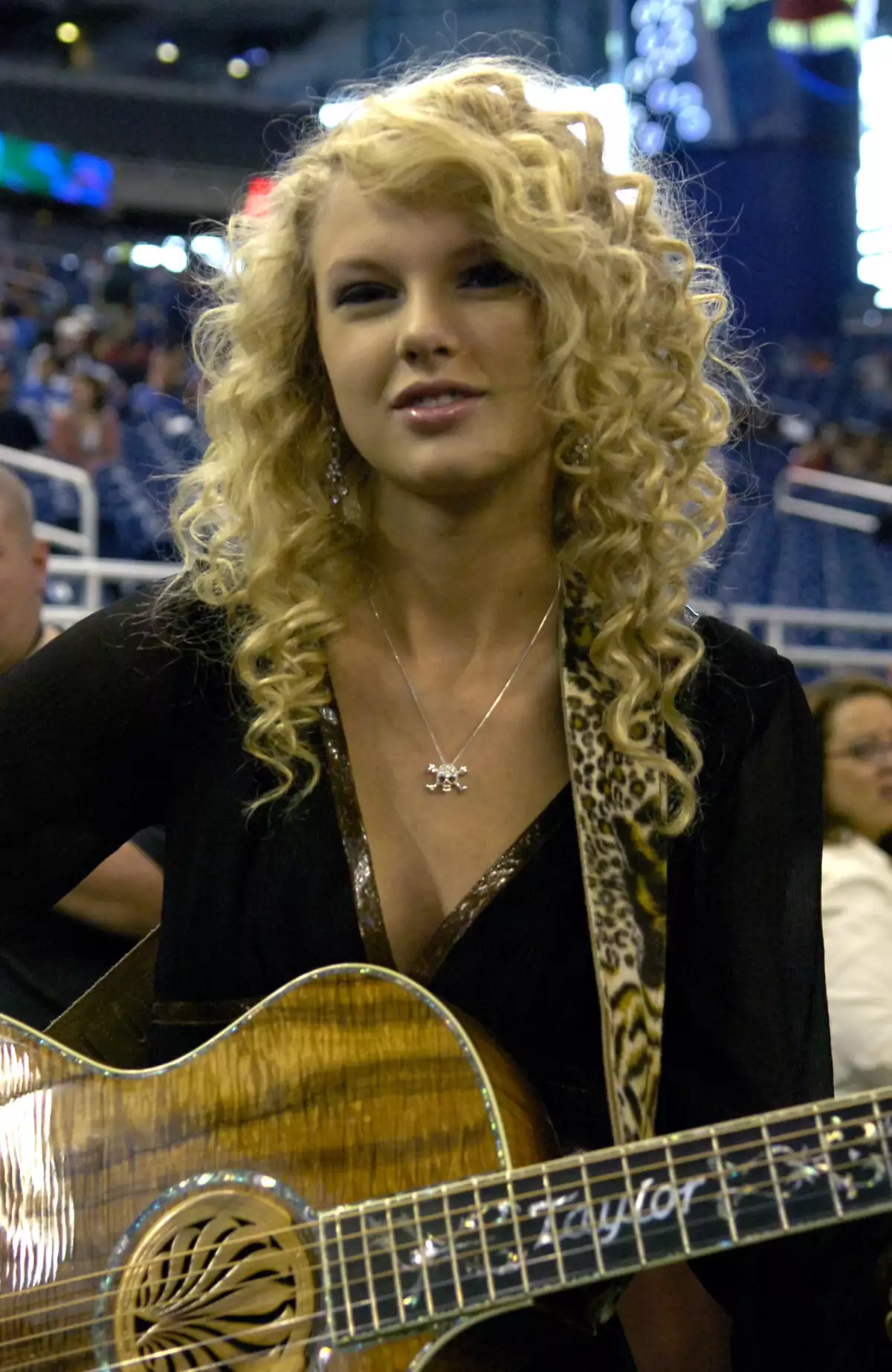Taylor Swift Performs at Miami Dolphins vs Detroit Lions - November 23, 2006