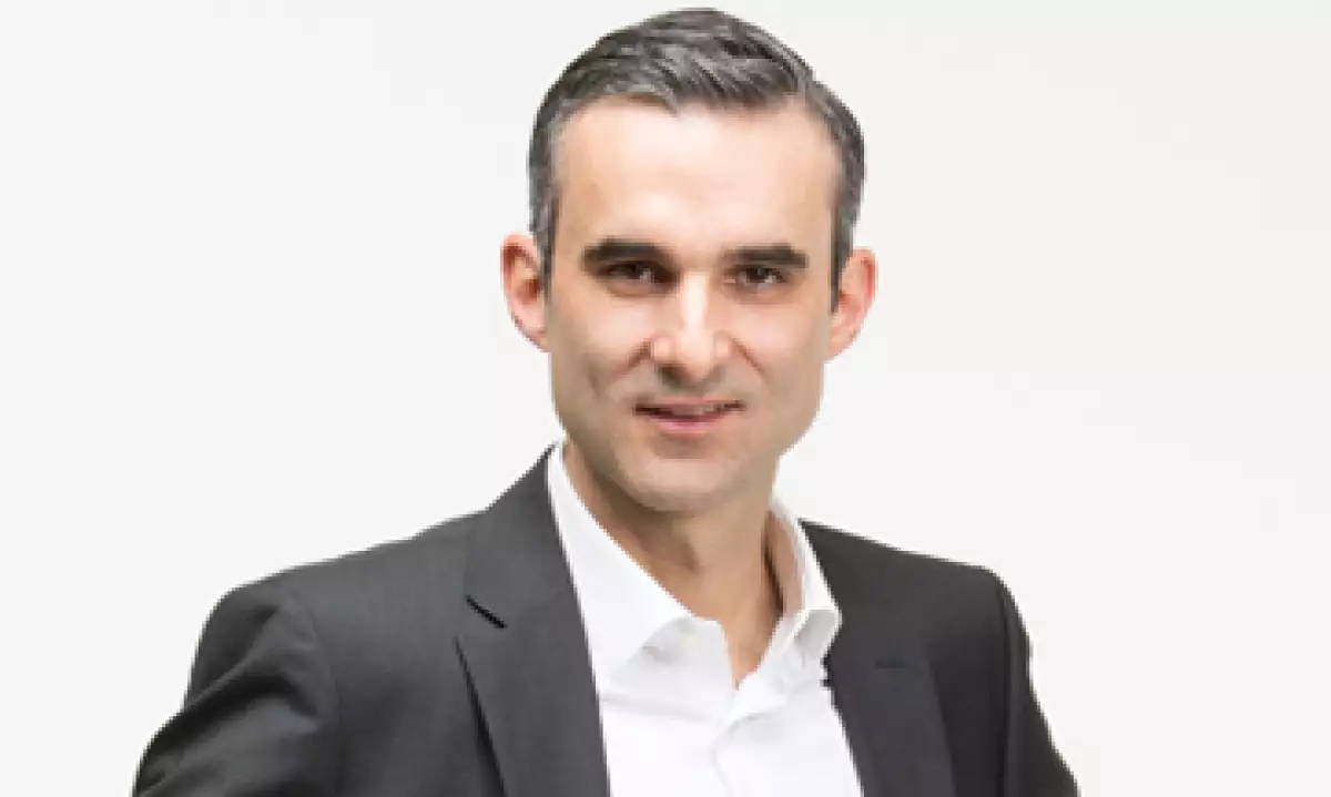 “Albert Einstein dijo: ‘La vida es como andar en bicicleta. Para mantener el equilibrio hay que estarse moviendo’”, dice Carlos Carriedo, una de las 30 promesas en los 30 de la edición 2013 de la revista Expansión. (Foto: Dayan Jiménez/Jorge Garaiz)