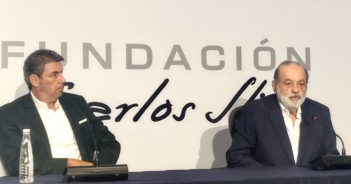 Slim pide revisar registro telefónico por riesgo de afectación masiva