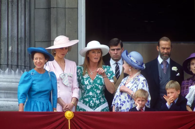 Princesa Margarita, princesa Diana, Sarah Ferguson, el príncipe Andrés y la reina Madre