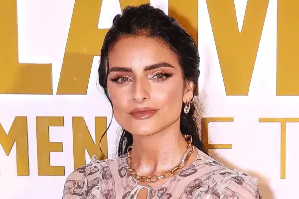 aislinn-derbez (1).jpg