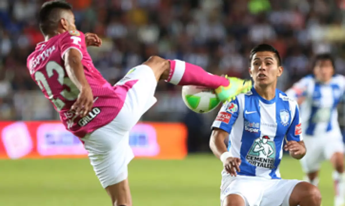 Carlos Slim tiene una participación de 30% en el Club Pachuca. (Foto: Reuters)