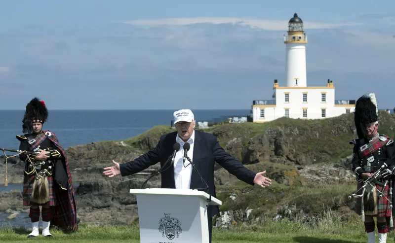 Trump visitó sus campos de golf.