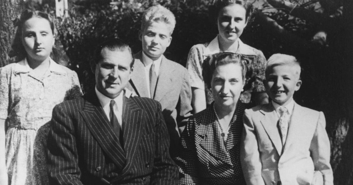 Juan Carlos Primero Mató A Su Hermano