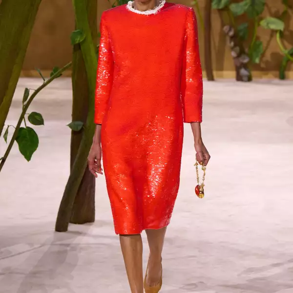 Chanel HC F26 014.jpg
