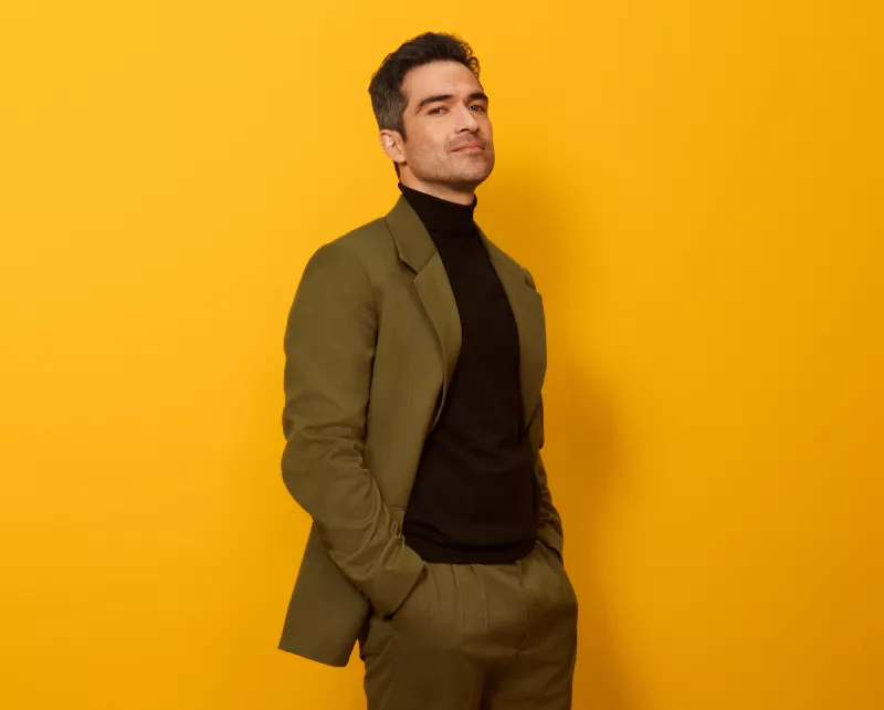 Alfonso Herrera-Quién-johnnie Walker
