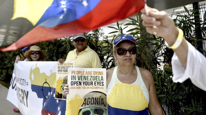 Crisis en Venezuela 'salta' a México