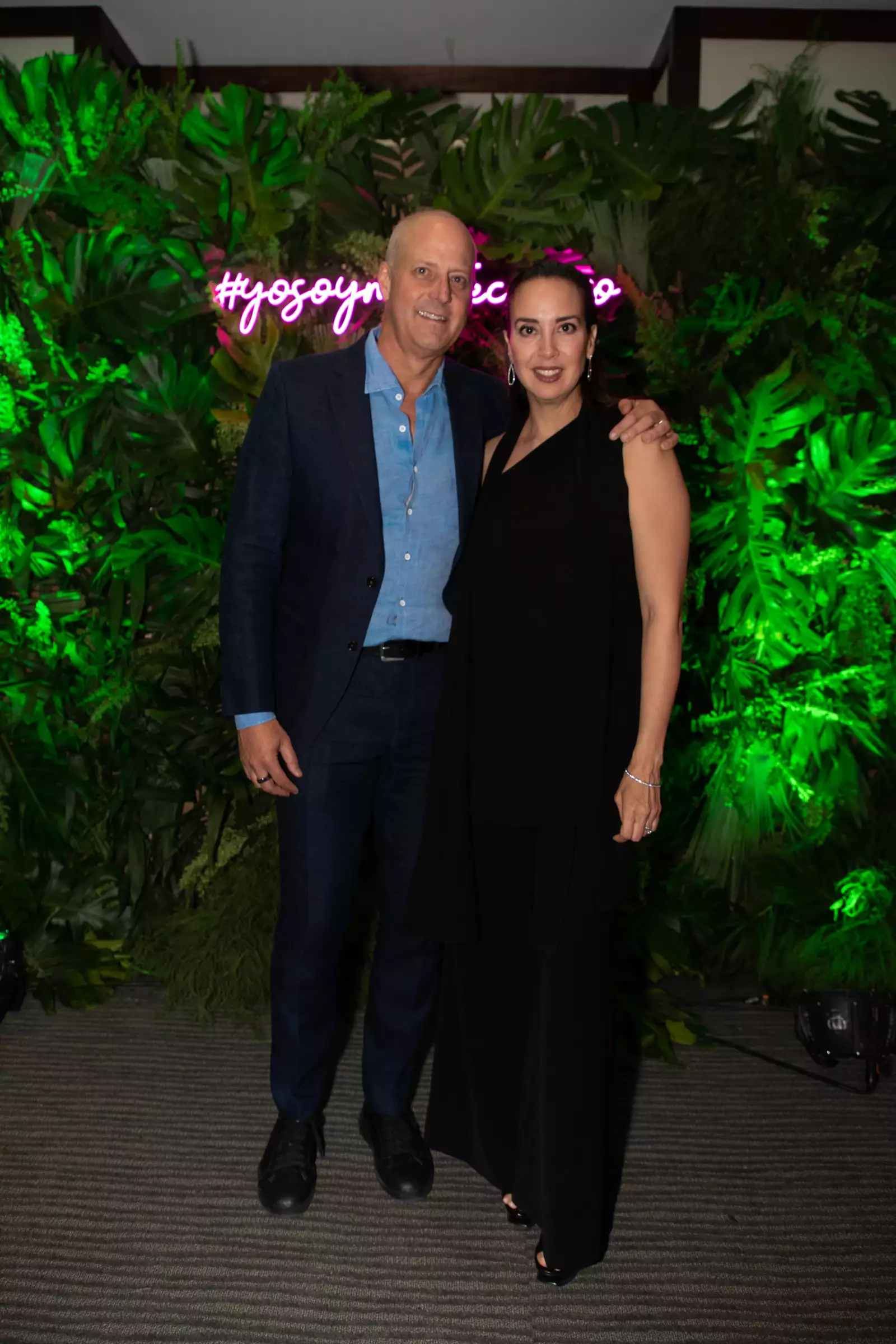 Alejandro Gómez Levy e Ivonne Díaz de Sandi.jpg